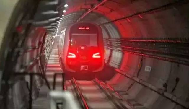 �����ձ�ͷ��ͷ��������������ί��ȫʡ���Ƚ�����һ�߿��˸ɲ���