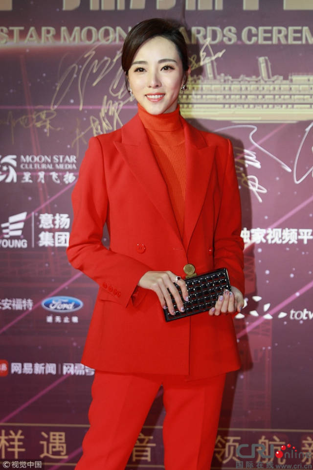 女星盛典斗艳:朱茵显年轻不输辛芷蕾李思思