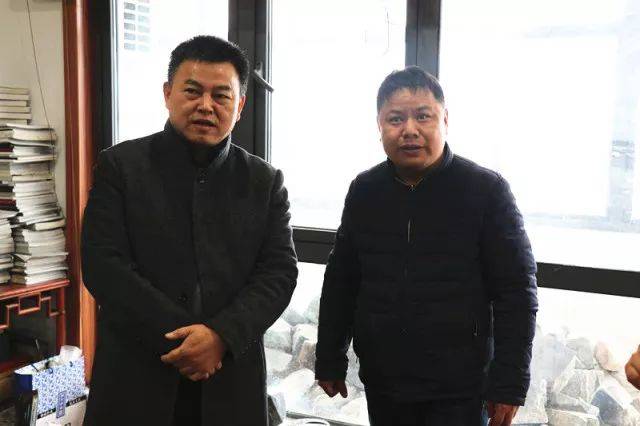 镇党委书记张剑清开展企业,人才走访慰问