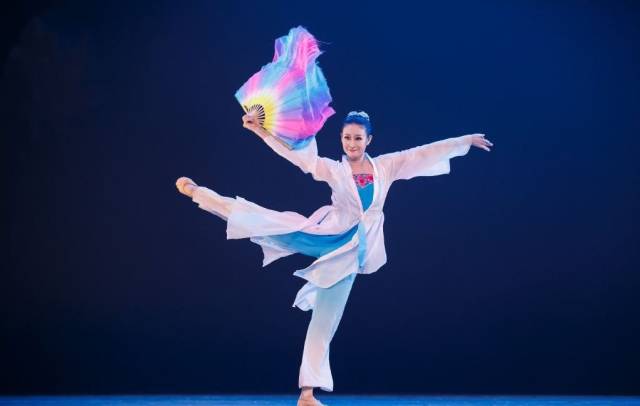 扇舞丹青,绝美诠释古典舞的含蓄柔韧-娱乐频道-手机