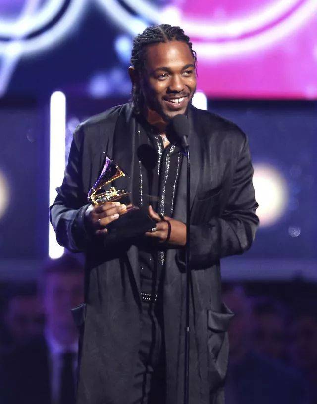 最佳说唱表演:功夫肯尼kendrick lamar《humble》 最佳说唱合作:功夫