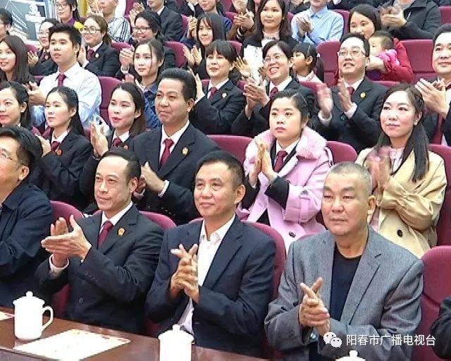 市委副书记林贤锋,市人大常委会副主任李学田到场观看了演出.