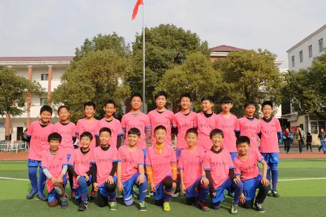 江西乡村小学里的女子足球队：让孩子们的未来更广阔2025江西省城市足球联赛-赛程/比分/球队阵容全掌握-本地热血来袭！