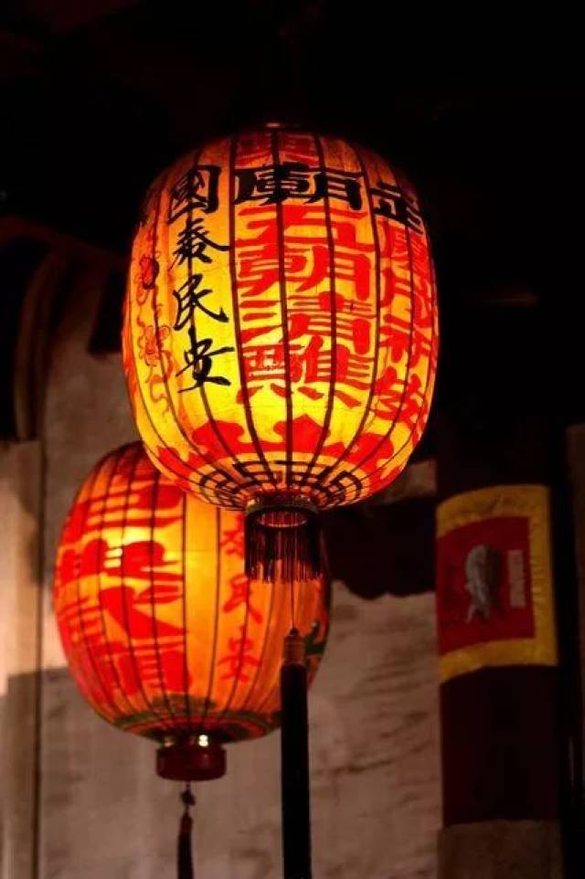 大红灯笼高高挂?不好意思,这真不是传统"中国风"