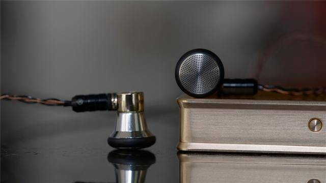 石墨烯振膜+可换线设计,BGVP旗舰平头耳耳机