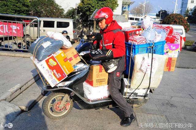 风雨飘摇谋生不易,我见过狂风天气里奔跑的外卖小哥