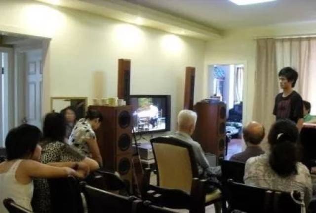 甘为音乐的“奴仆”，现代都市的“音乐传教士