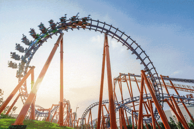 创意丨2018有一种娱乐设施——室内过山车