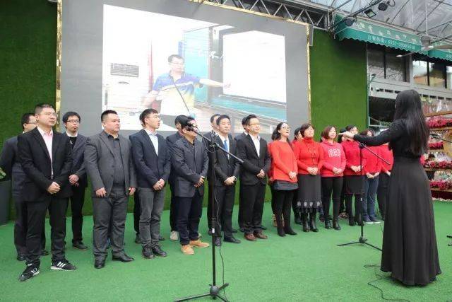 潘运动主任,高扬老师领唱 节 目 2 数字时代光阴迫 万年太久争朝夕