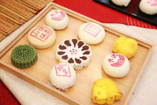 我们在紫禁城助力中国文化产业峰会弘扬中式传统糕点魅力