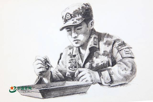 素描丨用辛勤的双手托举战鹰,他们是光荣的机务兵