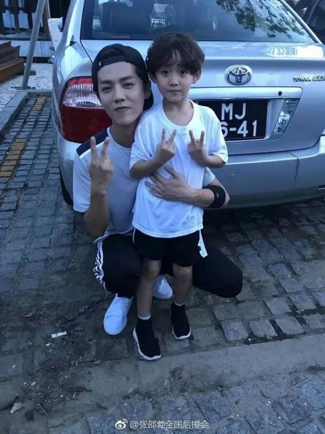 没见过系列之鹿晗和小明天的合照