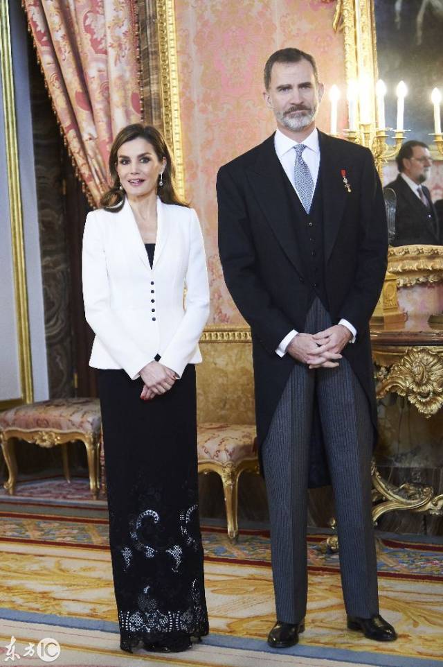 46岁西班牙王妃莱蒂齐亚,仪态优雅气质高贵,网