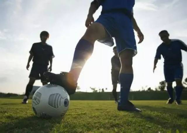 职业足球运动员南松注册及转会争议 | 2017体育