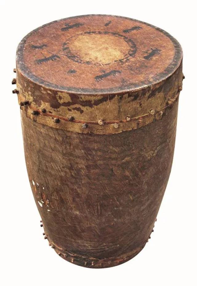 独木可成器,古拙显自然—黎族独木器"大器天成"