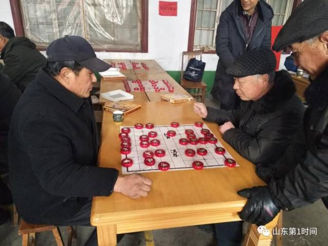 诸城市枳沟镇举办第23届"春天杯"象棋赛