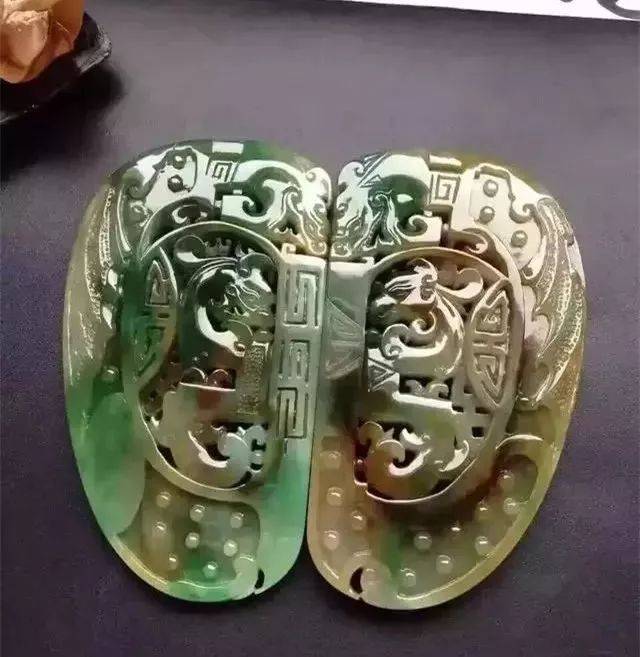 双龙翡翠牌