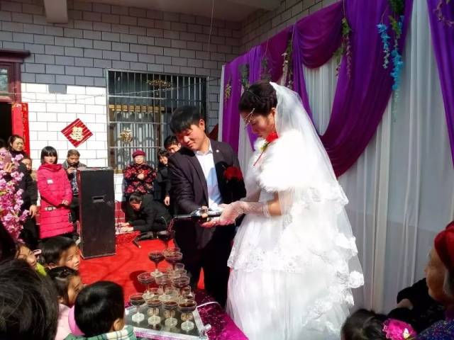 实拍农村传统婚礼全过程,从接亲到趴桌.