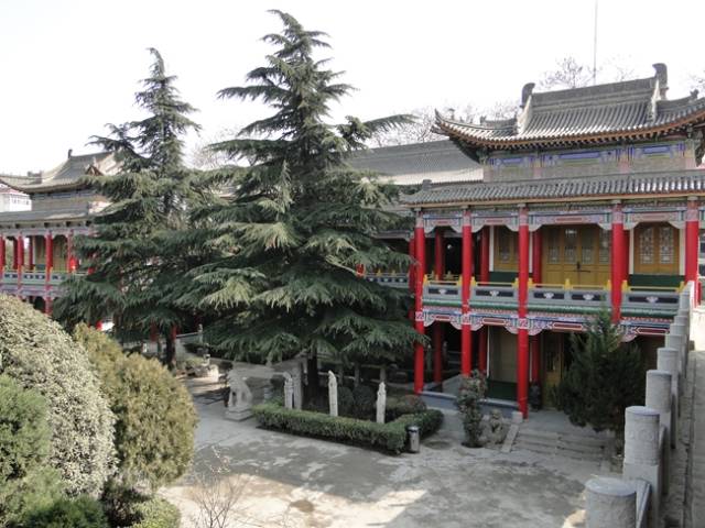 庆山寺遗址在西安临潼区新丰镇,是武则天时期建立的著名皇家寺院.
