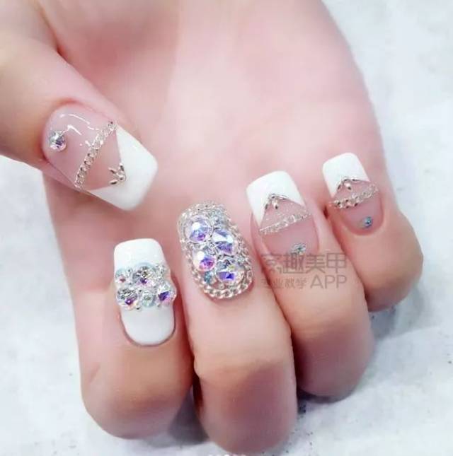 头版美甲 | 超梦幻的白色新娘甲