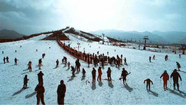 走进和政,走近松鸣岩国际滑雪场,去滑雪玩雪,去感受它洋溢的热情和