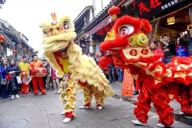 舞狮文化的前世今生 民间有 神话传说,以前山中出现狮子,吃掉不少