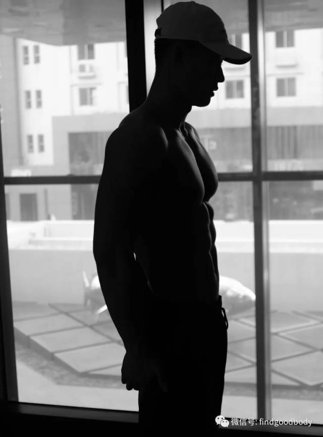 健身型男的肉体写真,妹纸们舔屏了