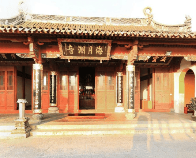 黄昏时分普陀山佛国山门短姑圣迹美景
