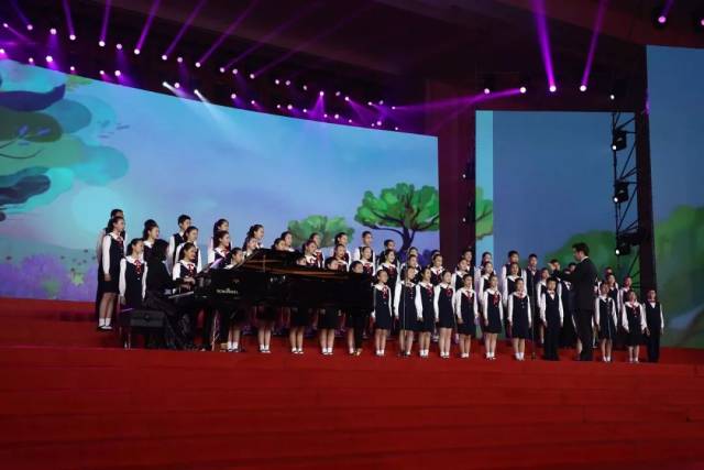 中国交响乐团附属少年及女子合唱团合唱