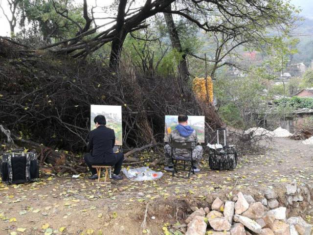 莆田籍画家历经商海沉浮,重拾画笔再现八路军《芳华》系列油画