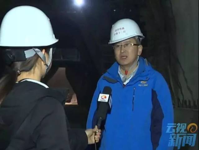 全场8836米,是成贵高铁重点控制性工程之一,隧道于2014年4月开工以来