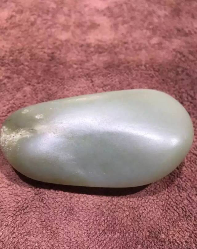 其次,在色系方面"沙枣青 偏青,色淡雅"鸭蛋青"偏蓝,色高贵.