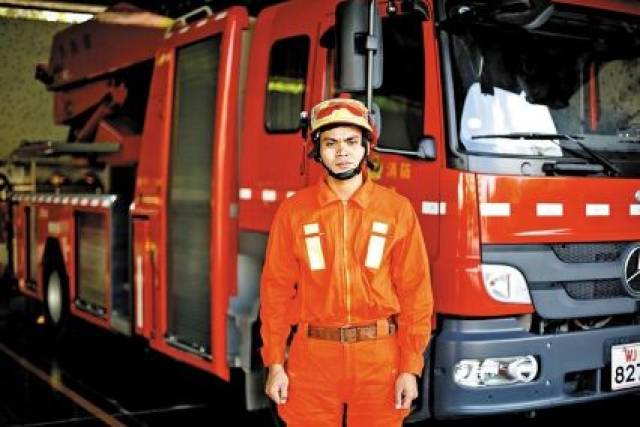 龙华搜救团队、专利发明者王钫、龙飞儿童救助协会、消防员叶崇