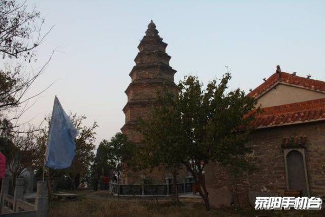 荥阳市贾峪镇门票价格: 暂无门票景区地址: 荥阳市贾峪镇塔山村