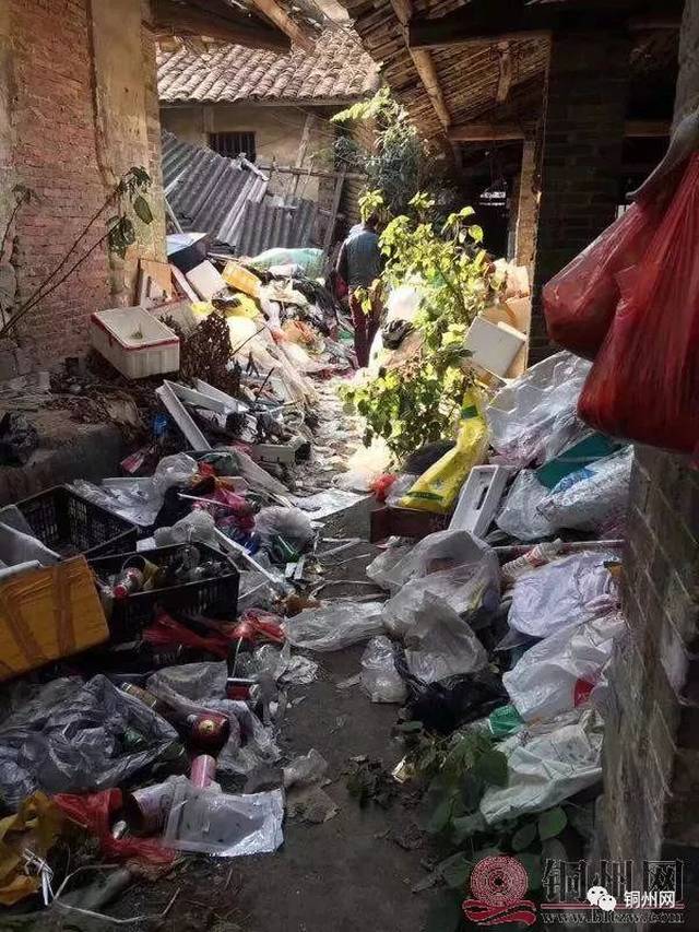 北流朋友圈都在疯传这位八十的年迈老人,还要靠捡垃圾
