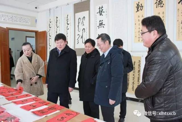 自治区党委组织部副部长贺志亮一行走访慰问锡市困难党员和老党员