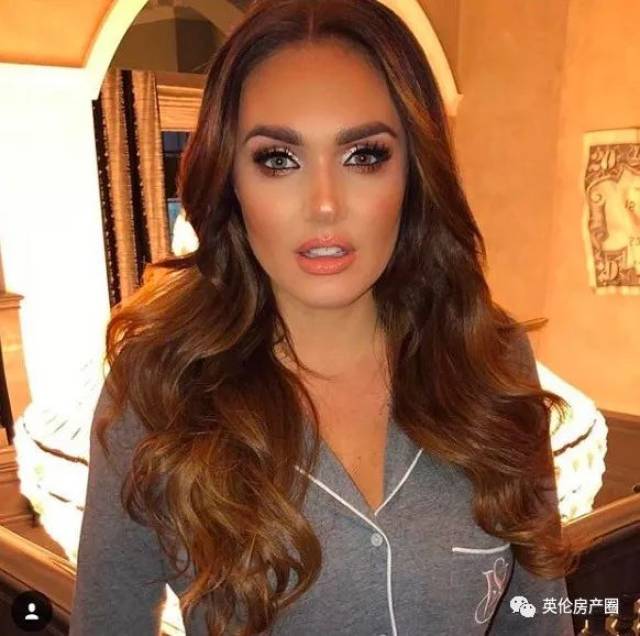 节目的主人公tamara ecclestone是f1前总裁的千金,也是《福布斯》全球