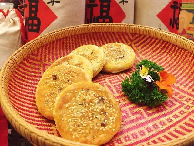 包着"幸福馅"的香酥红糖饼,伴你温情过小年