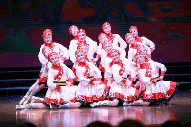 开场舞蹈《春天的芭蕾》