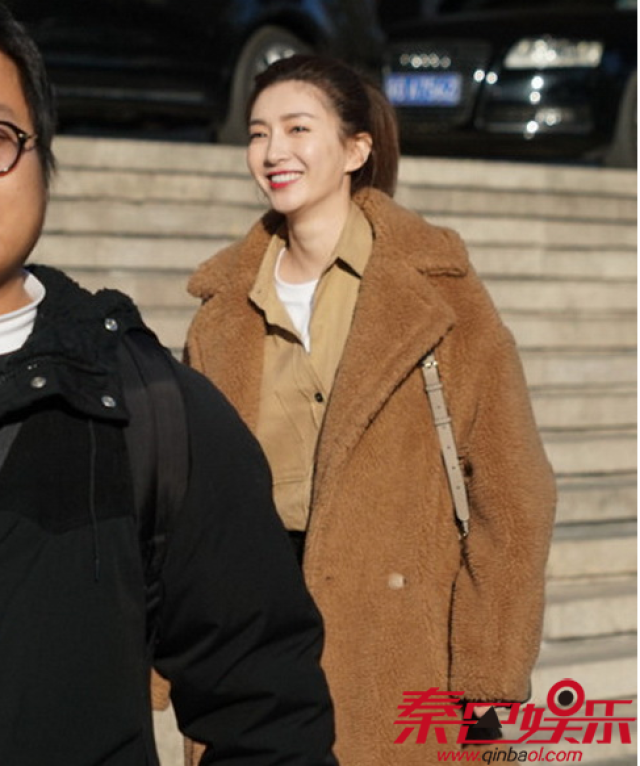江疏影现身春晚联排心情大好 江疏影是江珊的女儿吗为什么这么像