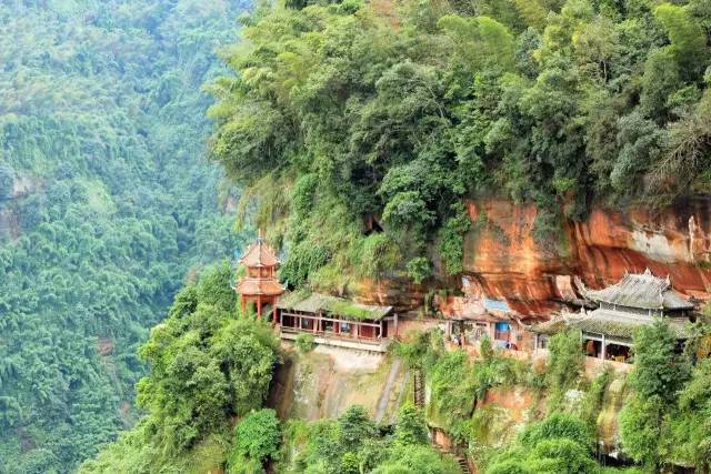 80元(普通票) 无 德阳文庙 门票:20元 无 什邡蓥华山风景区 门票:30元