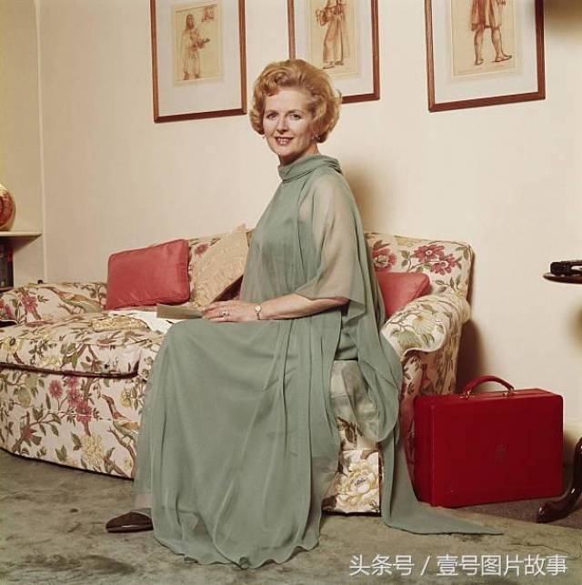 从娃娃脸美少女,到强悍的"铁娘子",撒切尔夫人容貌变化太大