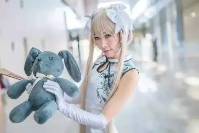 性感白丝春日野穹 可爱诱人的小妹妹 这是害羞才脸红的吗?