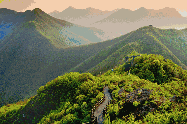 人群:预算充足,带孩子,喜欢温泉的可以选择 周边景点 南山竹海风景区
