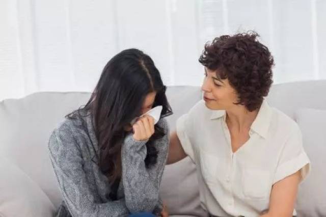 长痘、失眠暴躁、胸部胀痛.经前综合症出没,如