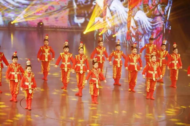 时代少年团春晚在哪个央视 f125c0dbc64b42a4b14fd07851c63c5c.jpeg