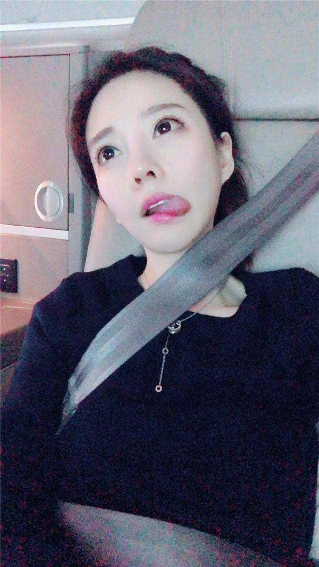 冯提莫收入直逼鹿晗提法拉利被抨击,回应:我的