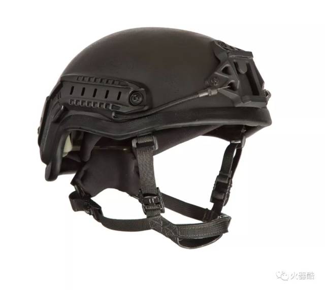 俄罗斯特种部队中的现代轻量化头盔(一)