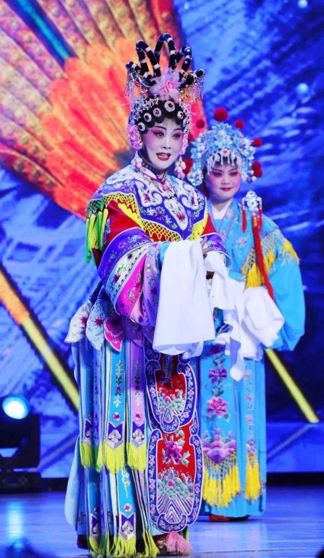 四平调《小包公·聆训》  表演:邵风荣,孟艳