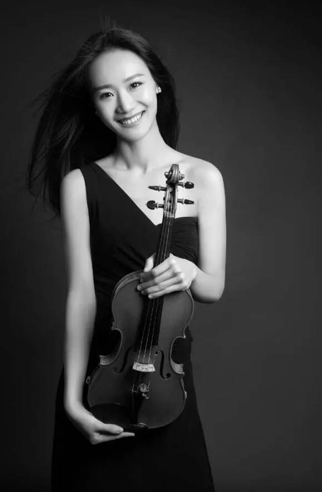 同时,她积极投身于音乐教育事业,2006年特聘为中国音乐学院附中小提琴